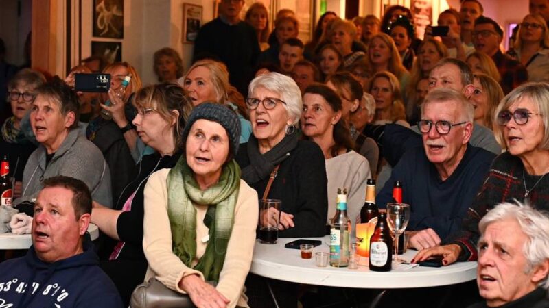 Gesang und Trubel in Wermelskirchen: Gemütliche Weihnachtssause im Eifgen-Garten