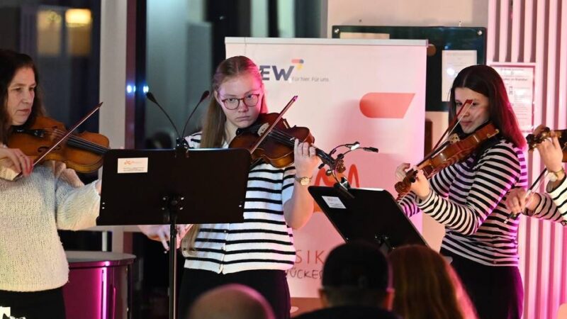 Konzert in Hückeswagen: Eindrucksvolles Adventskonzert der Musikschule