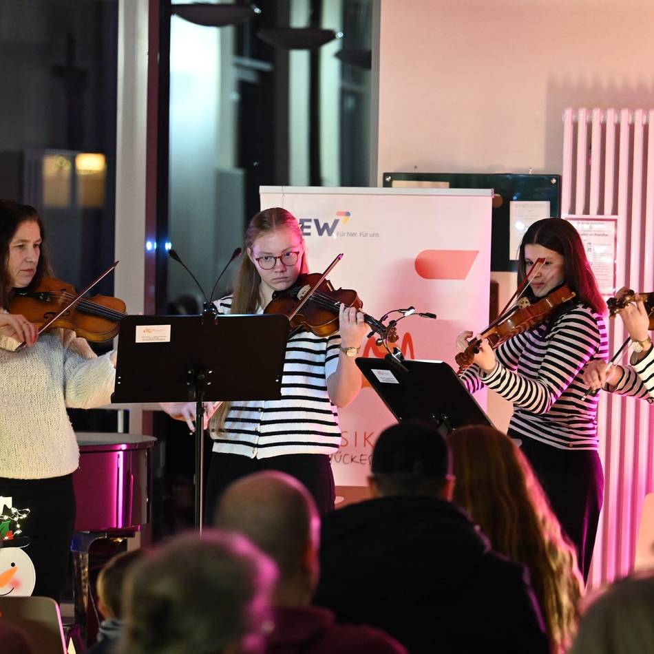 Konzert in Hückeswagen: Eindrucksvolles Adventskonzert der Musikschule