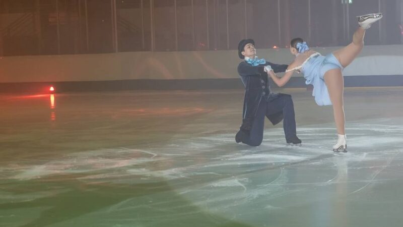 Zu Gast bei „Alice im Wunderland“ in der Eissporthalle: Das coolste Märchen der Welt