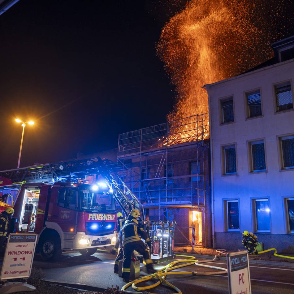 Das war 2025  : Kommunalwahl, Feuer und der Wolf – was die Menschen in Jüchen bewegte