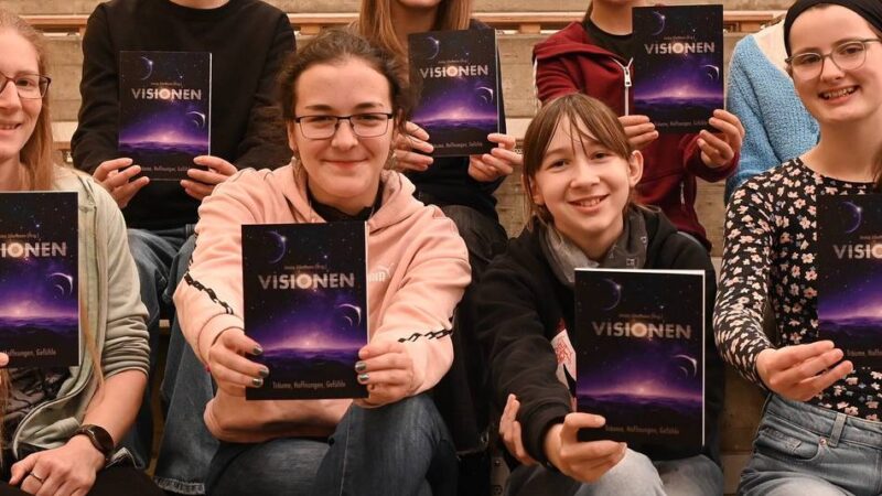 Gymnasium in Radevormwald: Junge Autorinnen bringen zweite Anthologie heraus