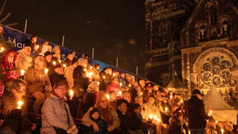 Weihnachtssingen in Mönchengladbach: „O Tannenbaum“ – Mitmachen beim größten Chor der Stadt auf dem Marktplatz in Rheydt