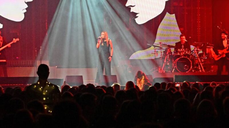 Jubiläumsshow von Mönchengladbacher Coverband: Neue und alte Fans feiern „25 Jahre Booster Silent Night“