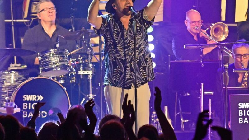 Auftritt in Mönchengladbach: Viel, viel Energie mit Max Mutzke und der SWR Big Band