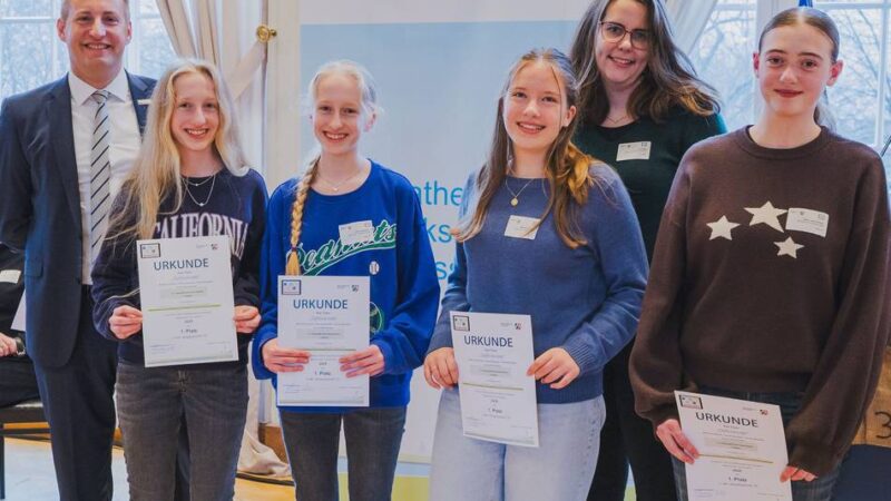 Als Team „Opferanode“ teilgenommen: GBG-Schülerinnen siegen bei Mathe-Wettbewerb