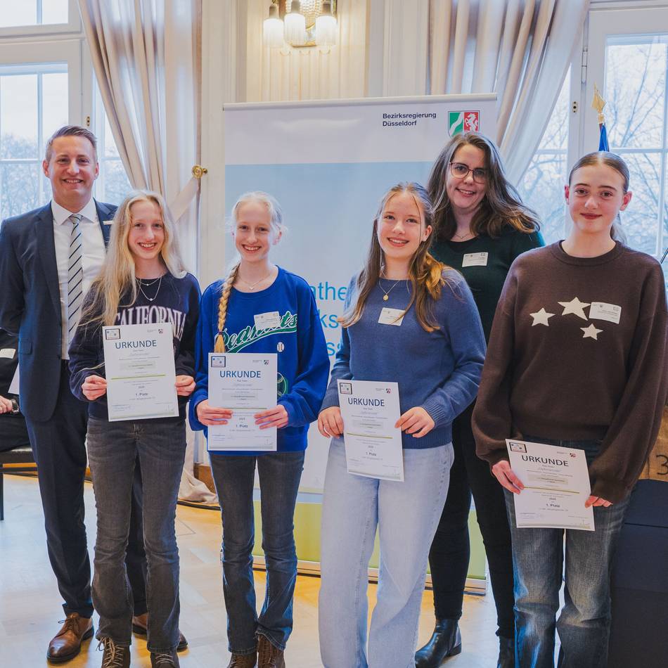 Als Team „Opferanode“ teilgenommen: GBG-Schülerinnen siegen bei Mathe-Wettbewerb