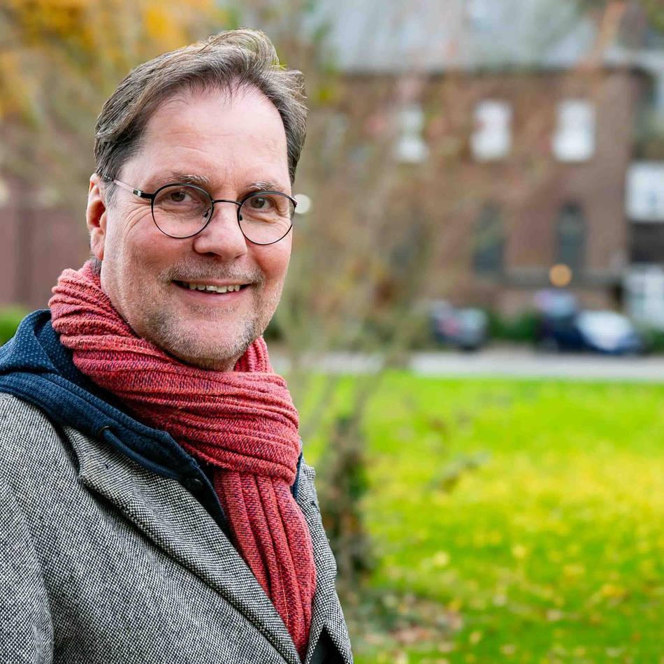 Organist Elmar Lehnen seit 25 Jahren in Kevelaer: Er brauchte eine Wohnung in Kevelaer, in die eine Pfeifenorgel passt