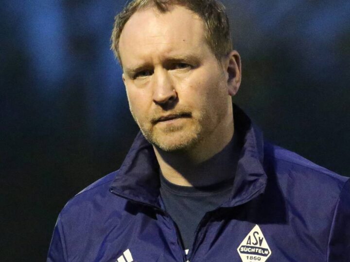 Trainer Frank Mitschkowski im Interview: „Entweder wechselst du 15 Spieler aus – oder du gehst als Trainer“