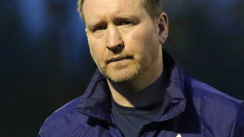 Trainer Frank Mitschkowski im Interview: „Entweder wechselst du 15 Spieler aus – oder du gehst als Trainer“