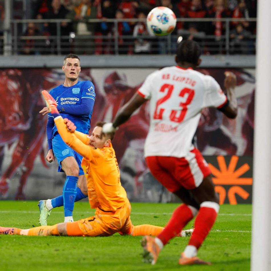 Nächster Sieg für die Werkself: Bayer dreht Topspiel und beendet Leipzigs Heimserie