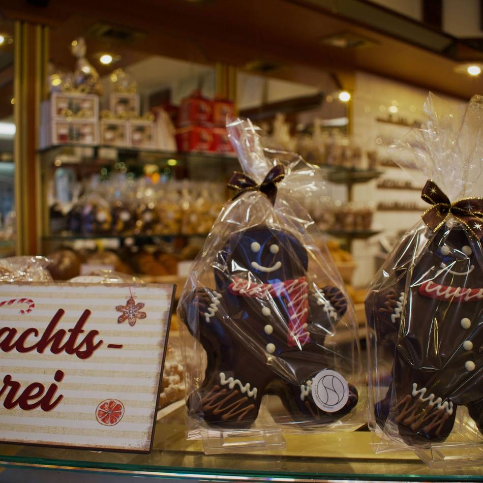 Café Breiden in Grevenbroich: Weihnachtsbäckerei neu gedacht – junger Konditor setzt frische Impulse