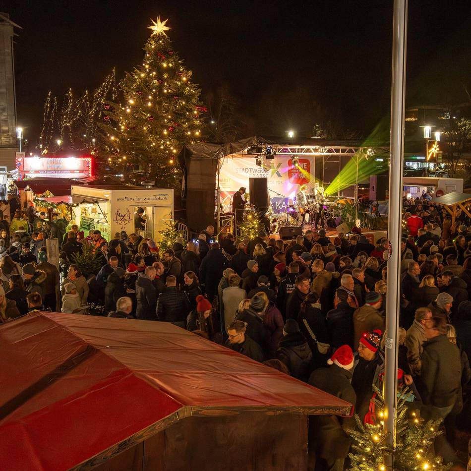 Weihnachtsmarkt „Kaarster Sternstunden“: „Kalt genug, um Lust auf einen Glühwein zu bekommen“