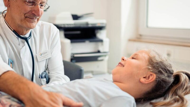 Krankenhaus in Moers: Beliebter Chefarzt geht nach mehr als 20 Jahren – „Könnte ich noch lange so weitermachen“