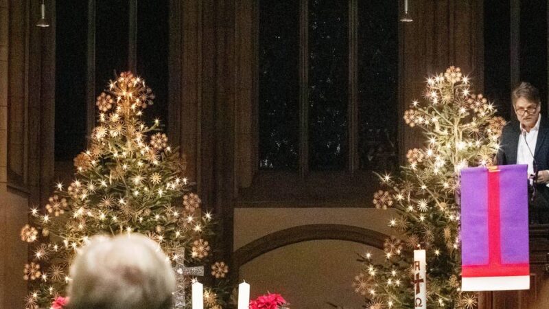 Jakob Augstein in Duisburg: „Brauchen die Kirche nicht, um die Bemühungen um die Aufrüstung zu fördern“