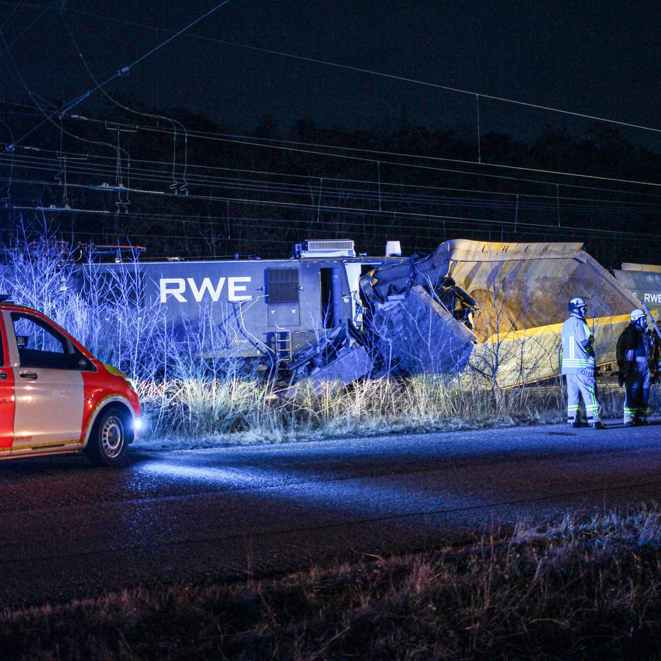 Auf RWE-Werksgelände: Güterzug in Grevenbroich entgleist – Lokführer verletzt