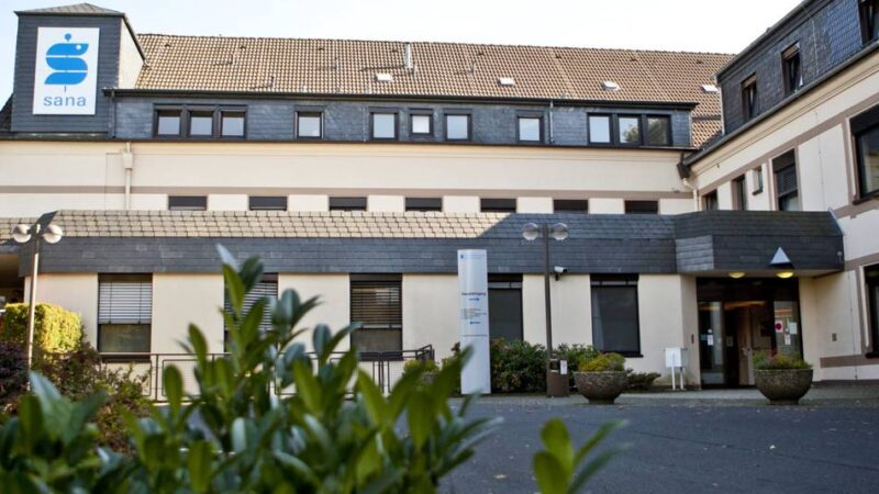 Sana-Krankenhaus in Radevormwald: Gericht: Knie-Endoprothetik kann weitermachen