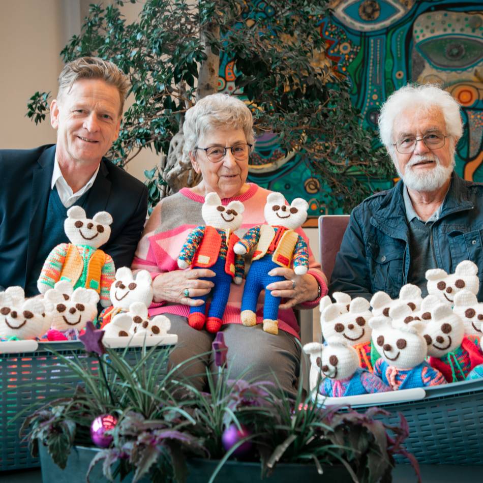 Trostspender aus Wolle: Issumerin häkelt Kuscheltiere für die Kinder in der Klinik