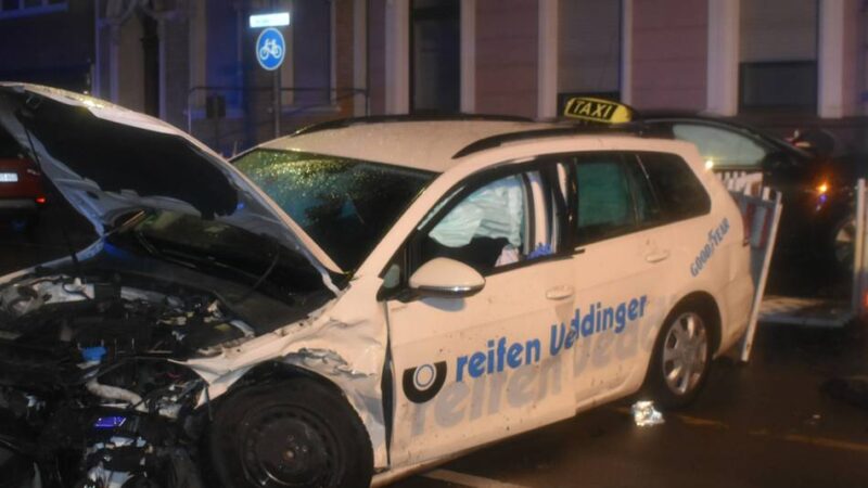 Urteil zu Straßenrennen in Mönchengladbach: „Einmal quer durch alle Verkehrsdelikte“ – Haftstrafe für 24-jährigen Raser