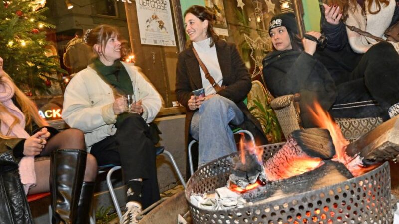 „Alle Lampen an“ in Gladbach: „Es ist fast wie eine Nachbarschaftsfeier“