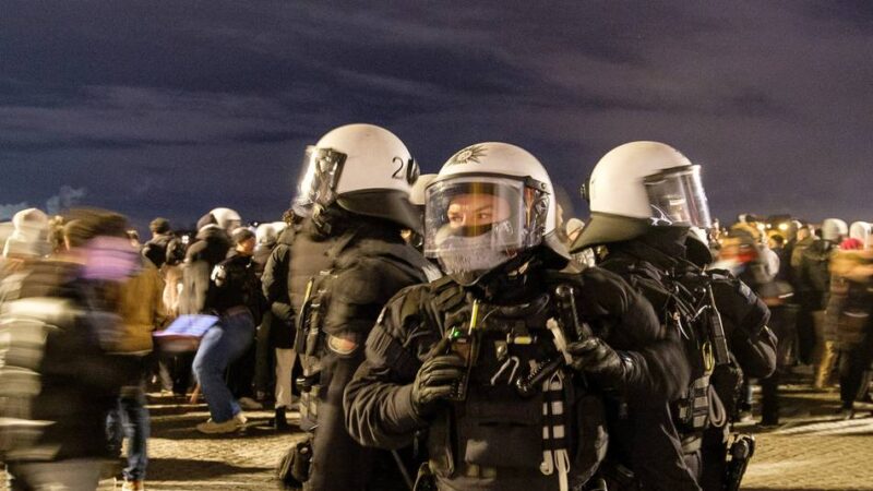 Jahreswechse: Silvesterabend in Düsseldorf – Polizei mit Hunderten Kräften im Einsatz