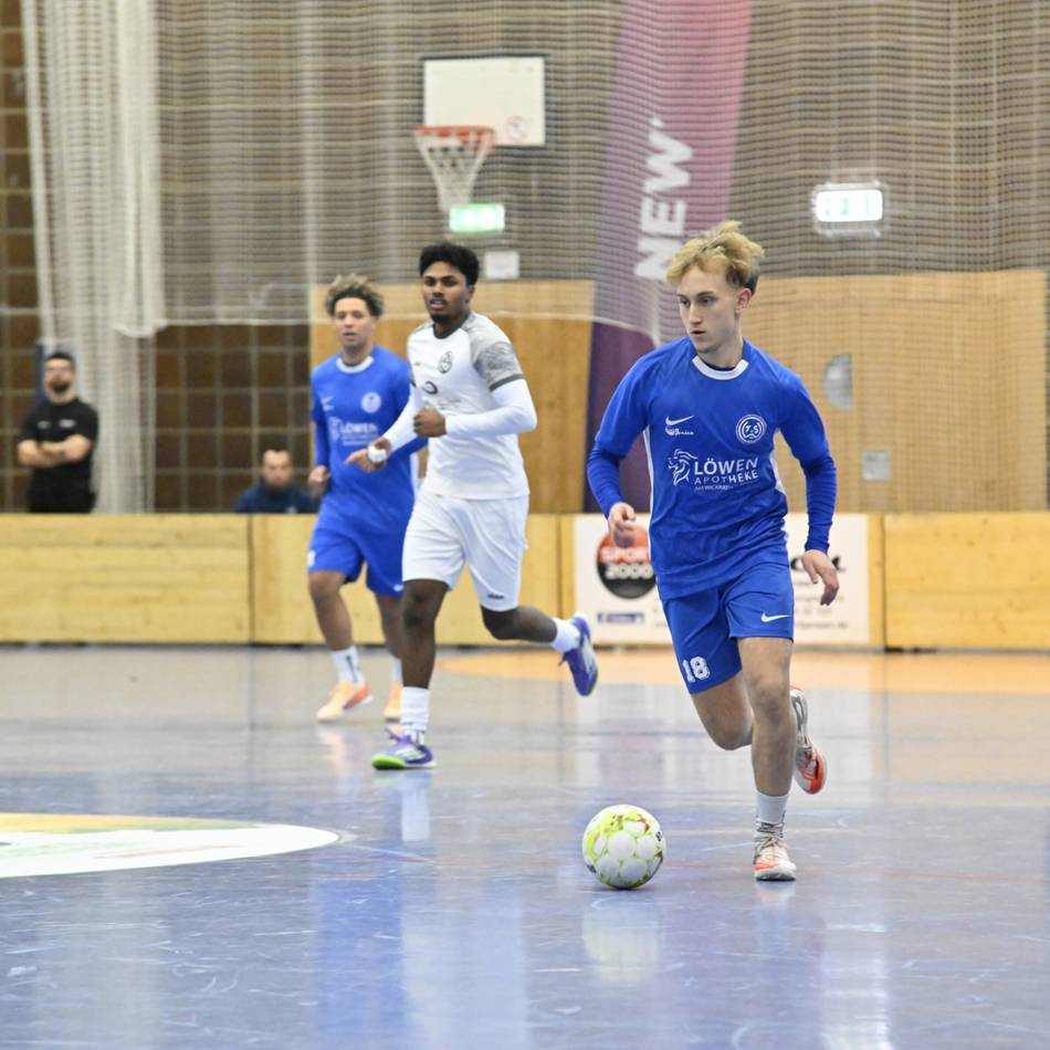 Gruppe 2 Hallenstadtmeisterschaft: Wickrath mit Mühe zum Sieg, Spannung um Platz zwei