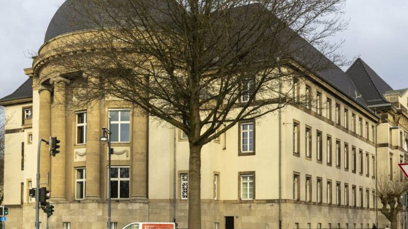 Prozess am Landgericht Krefeld: Zeuge: KFC hatte ein Konto mit 2,2 Millionen Euro beim DFB