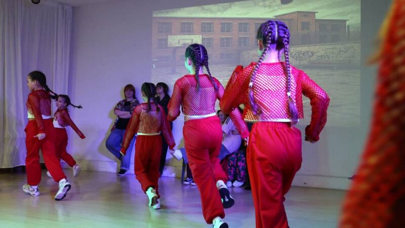 Agora in Mönchengladbach: Junge Künstler begeistern mit interkulturellem Musicalprojekt