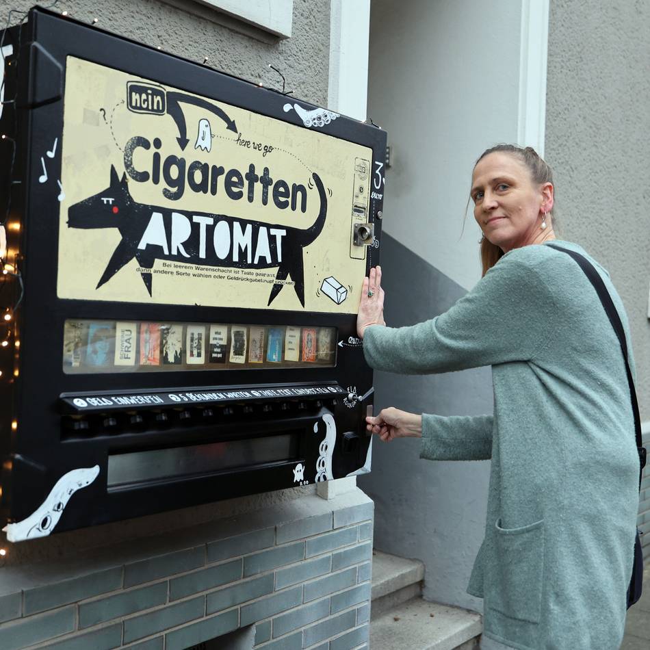Nette Kuriosität am Wegrand: Ein Kunst-Automat in Mönchengladbach verabschiedet sich