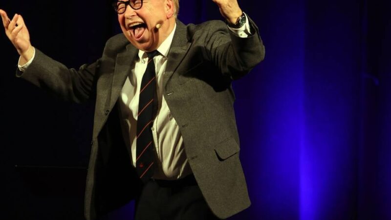 Comedy in Mönchengladbach: Hassknecht als „Meister des Wortverdrehens“