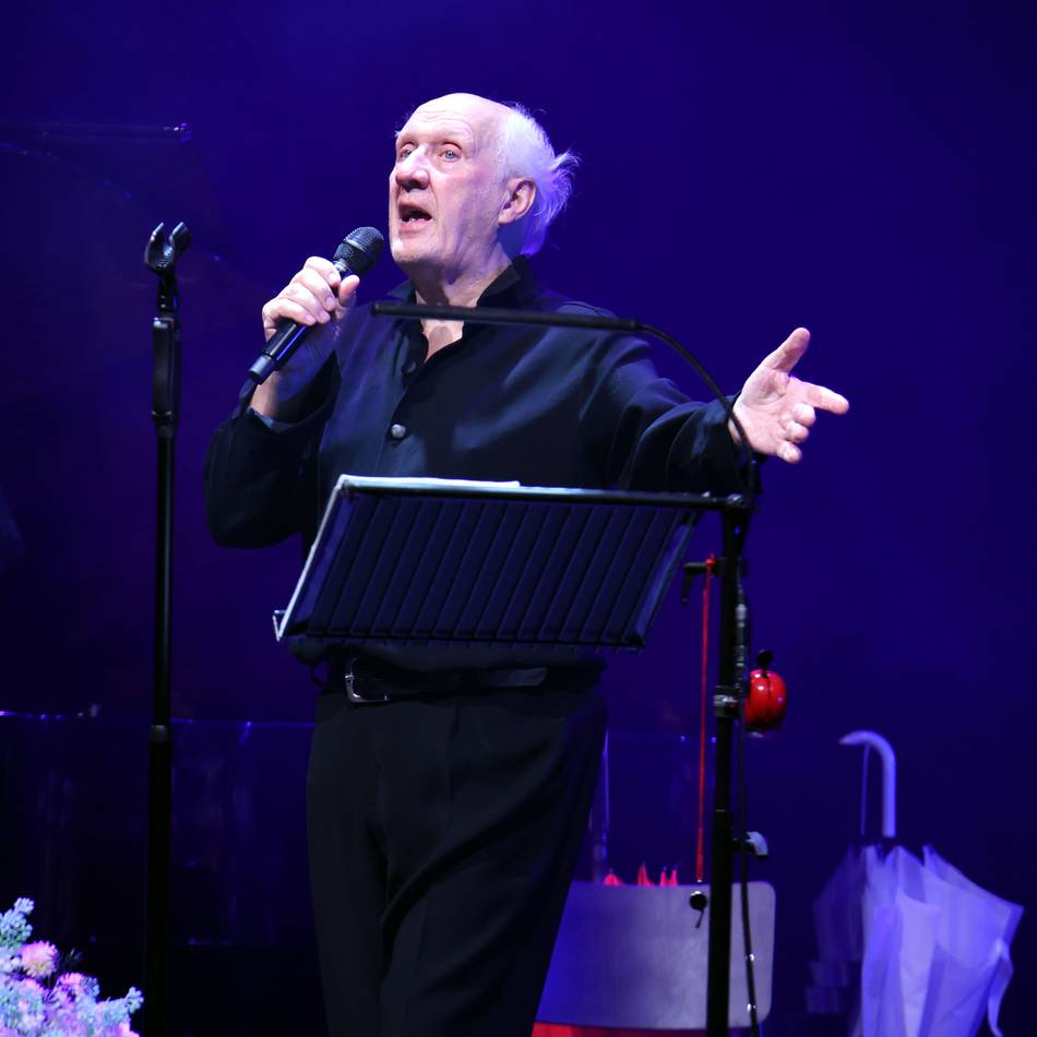 Konzert in Mönchengladbach: Herman van Veen zwischen Weinen-wollen und Lachen-müssen