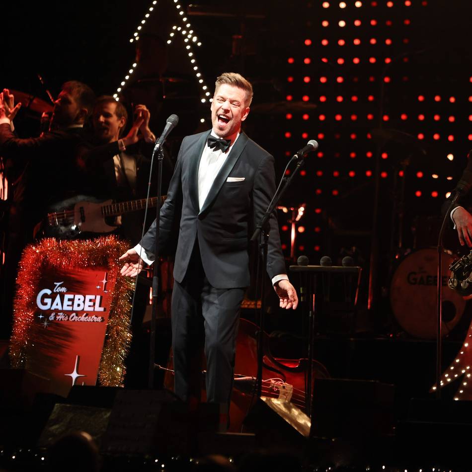 Weihnachtskonzert in Mönchengladbach: Glitter, Swing und gute Laune mit Tom Gaebel