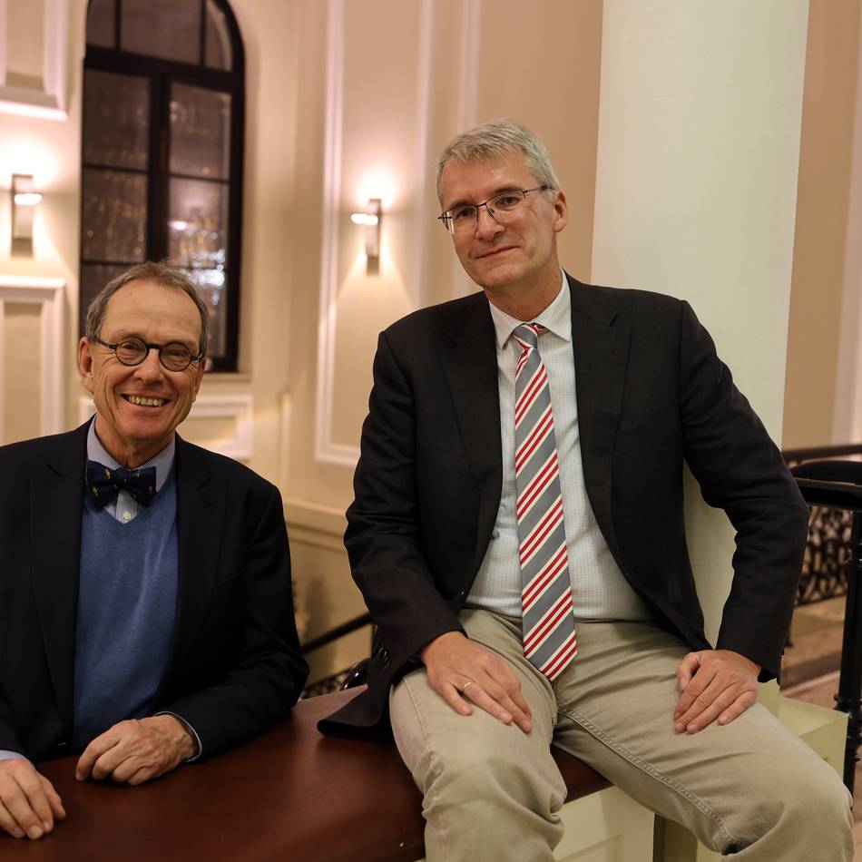 Wissenschaftlicher Verein Mönchengladbach: USA verstehen Europa laut Elmar Theveßen als „systemischen Gegner“