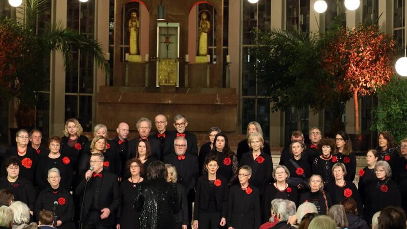 Winterkonzert in Mönchengladbach: Der Groovechor steckt mit guter Laune an