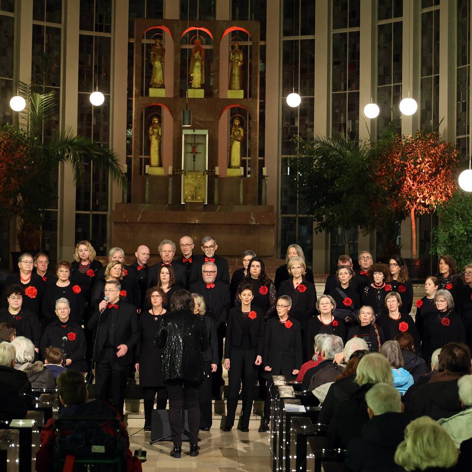 Winterkonzert in Mönchengladbach: Der Groovechor steckt mit guter Laune an