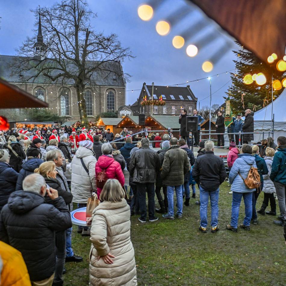 Adventsmarkt Kloster Kamp: Abteiplatz wird zum Weihnachtsdorf