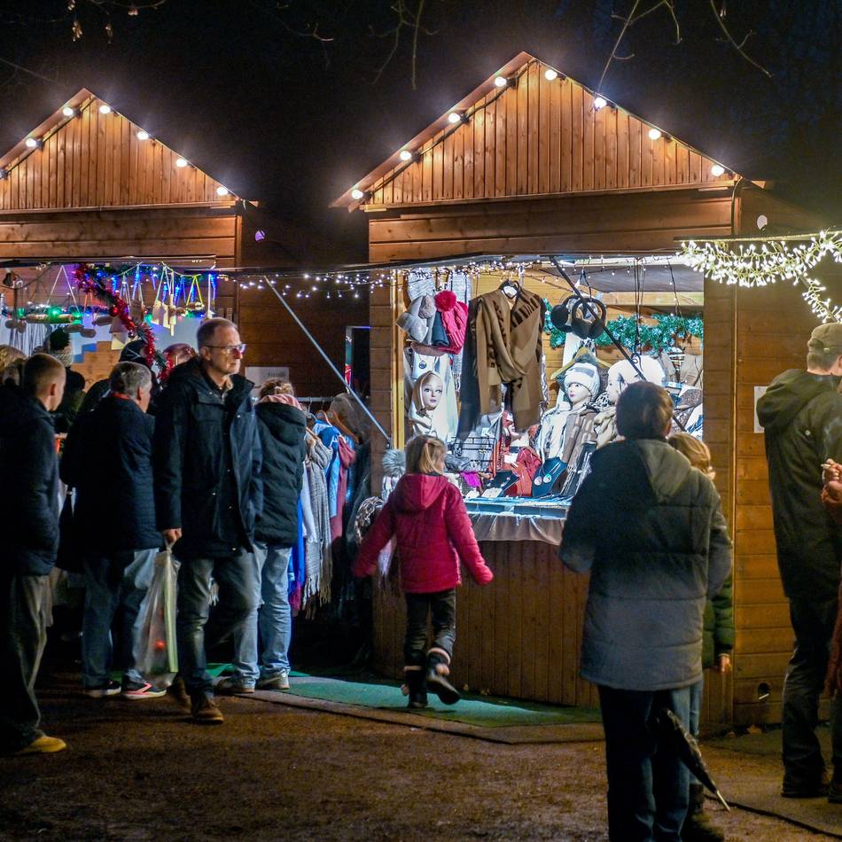 Besucher trotzten dem Regen: Weihnachtlicher Budenzauber in Issum
