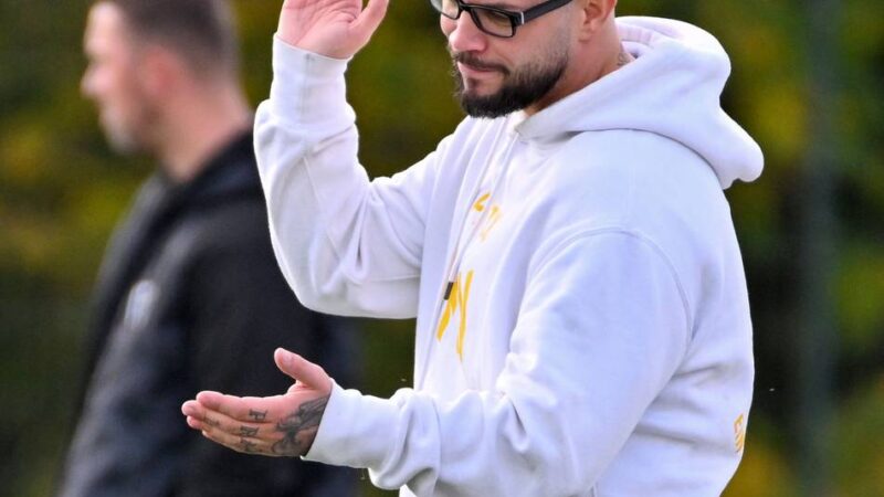 Fußball-Bezirksligist in Not: Trainer Patrick Znak schlägt beim Kevelaerer SV Alarm