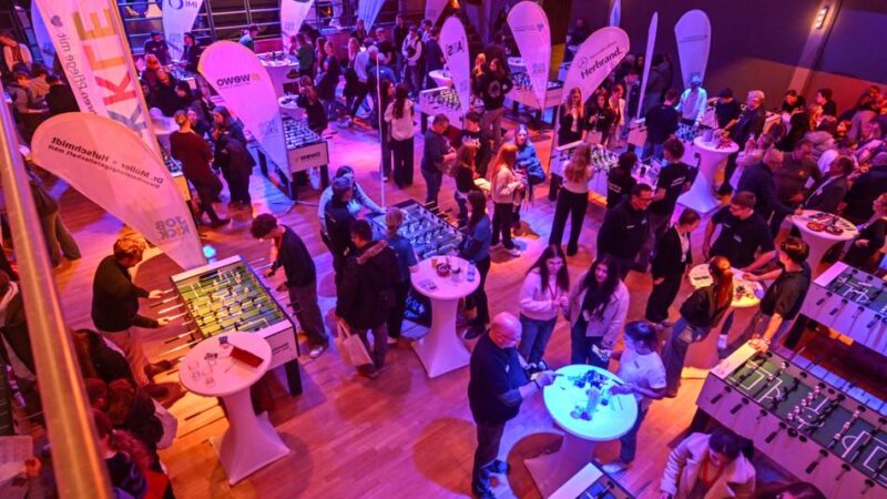 Jobkick in Kevelaer: Wie Schüler am Kickertisch den Traumjob finden