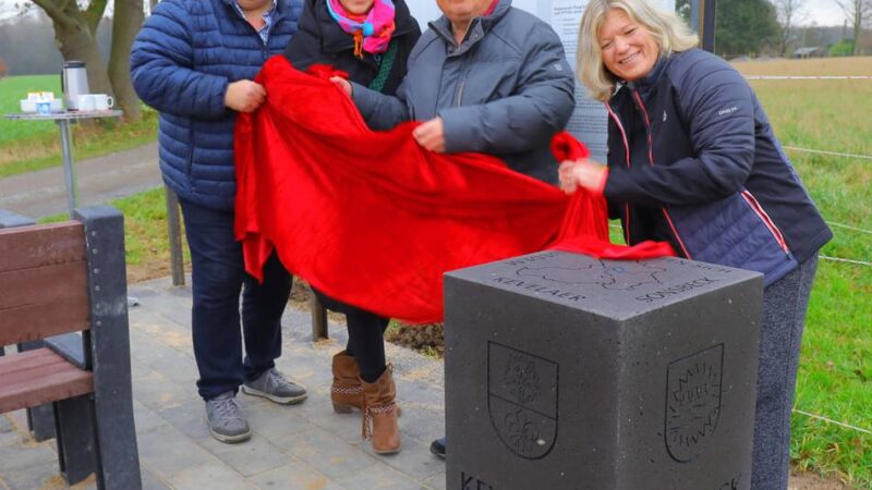 Berührende Niederrhein-Geschichte: Ein Stein markiert den „Treffpunkt“