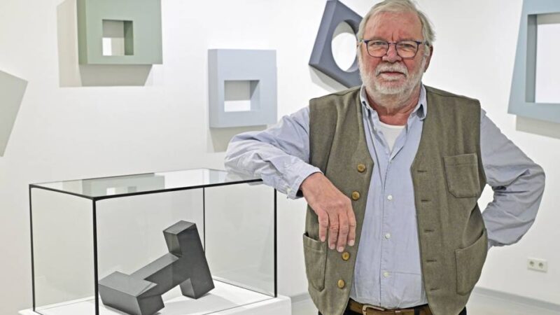 Ausstellung in Mönchengladbach: Wolfgang Hahn spielt mit Licht, Schatten und Graupappe