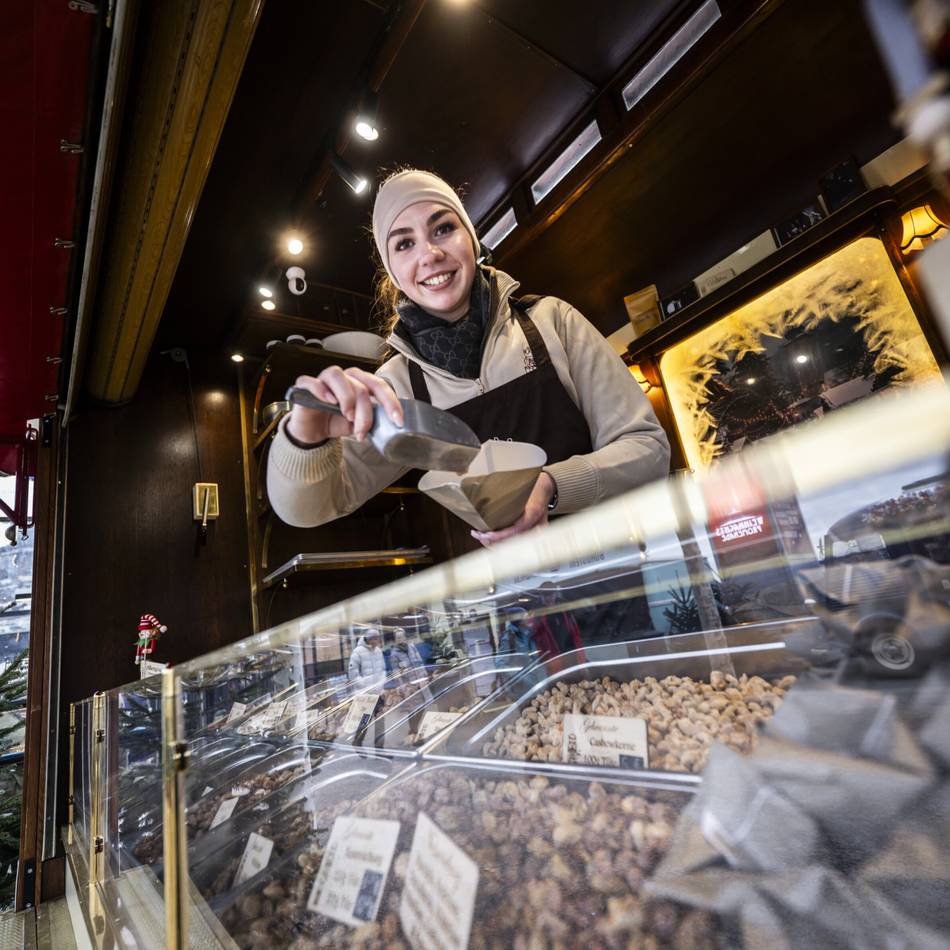 Düsseldorfer Weihnachtsmarkt 2025: Welche gebrannten Mandeln uns begeistert haben – und welche absolut nicht