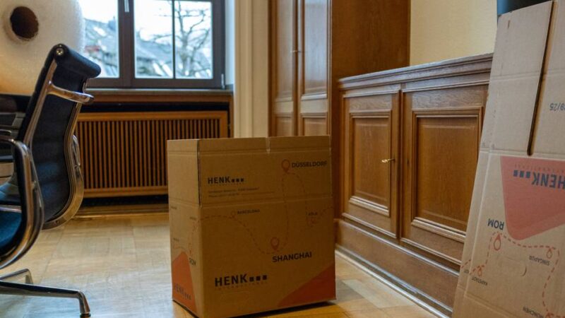 Neusser Bürgermeister zieht in Sparkasse um: „Weil da noch Geld ist“