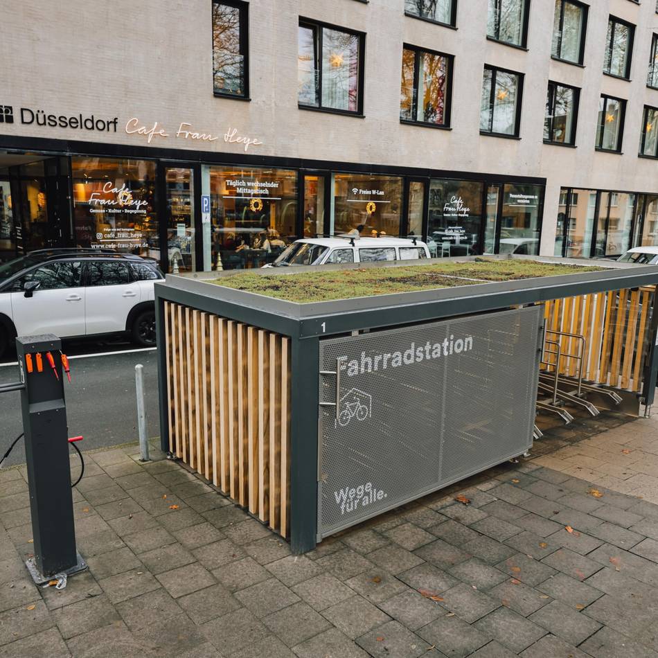 Verkehrsprojekt in Düsseldorf: Erste Mobilitätsstation im Stadtteil Gerresheim eröffnet