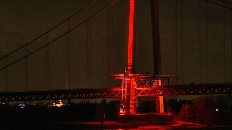 Emmerich: Die Probe hat geklappt – Freitag leuchtet die Brücke wieder