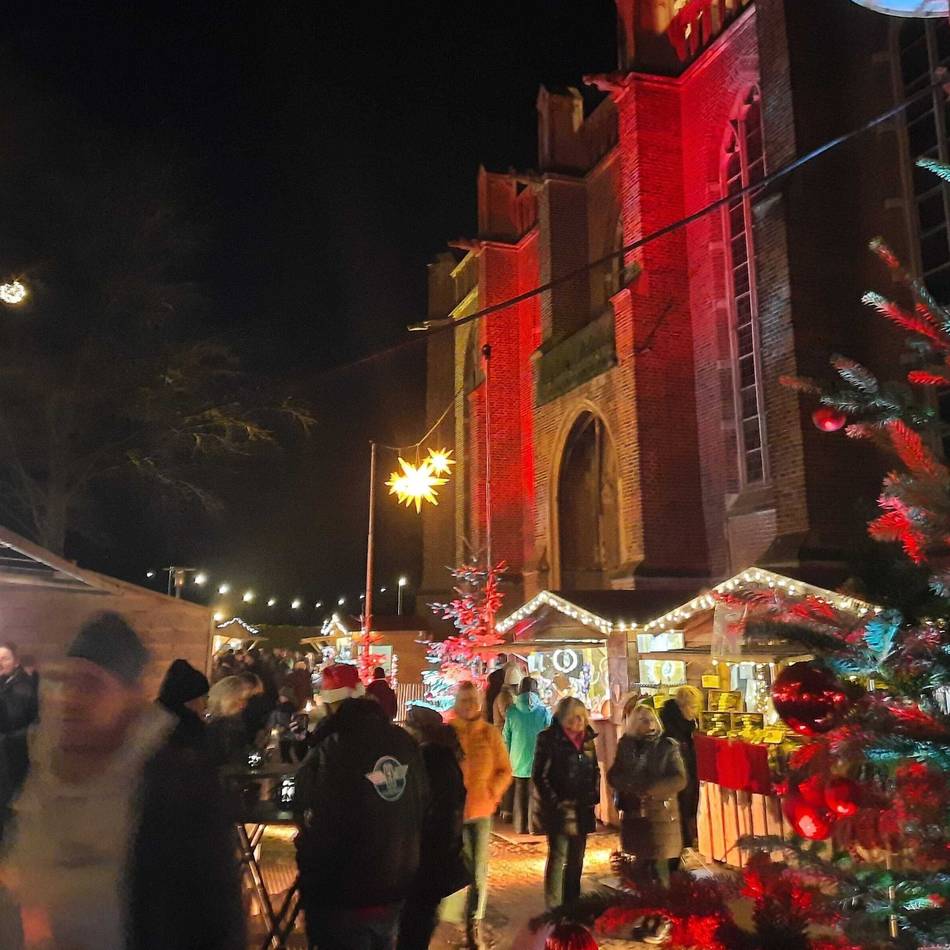 Kunsthandwerk und Atmosphäre: So schön ist der Nikolausmarkt in Kranenburg