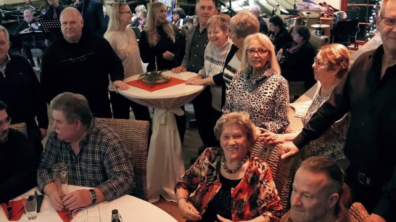 Gemeinsames Abendessen zu Weihnachten: „Niemand sollte allein sein“ – Restaurant lädt einsame Menschen ein