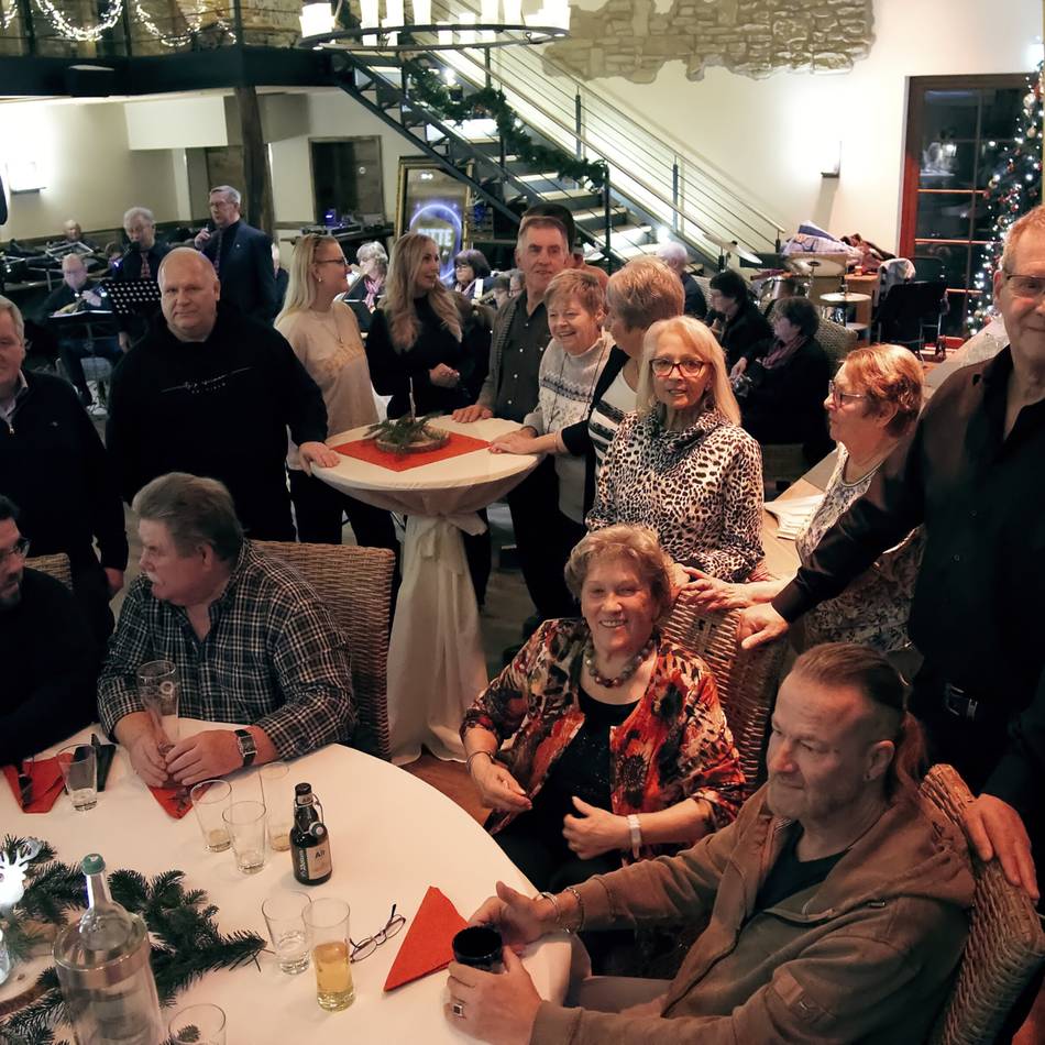 Gemeinsames Abendessen zu Weihnachten: „Niemand sollte allein sein“ – Restaurant lädt einsame Menschen ein