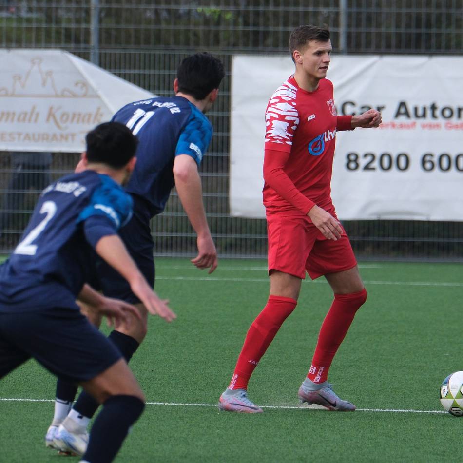 Ein intensives Spiel: 1. FC Wülfrath: Schlag gegen Fagasinski leitet Niederlage ein