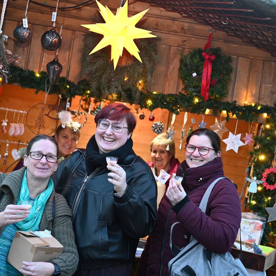 Radevormwalder Innenstadt: Beim Weihnachtsmarkt herrschte Hochbetrieb